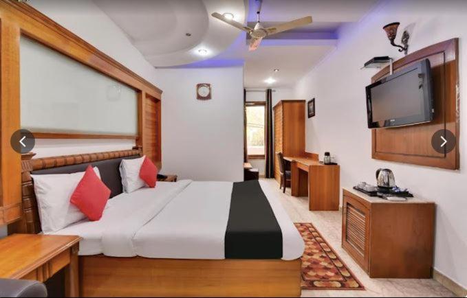 Tjs Royal Hotel Delhi  Exterior foto