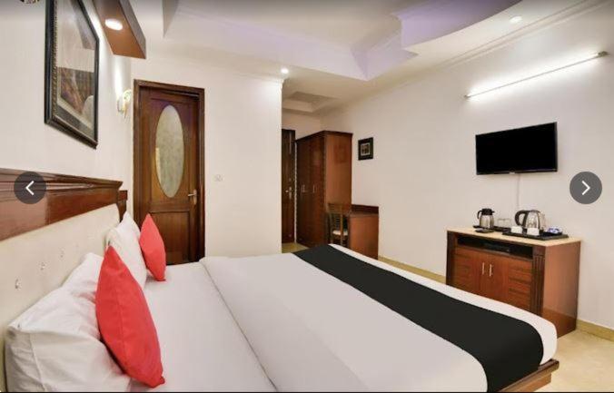 Tjs Royal Hotel Delhi  Exterior foto